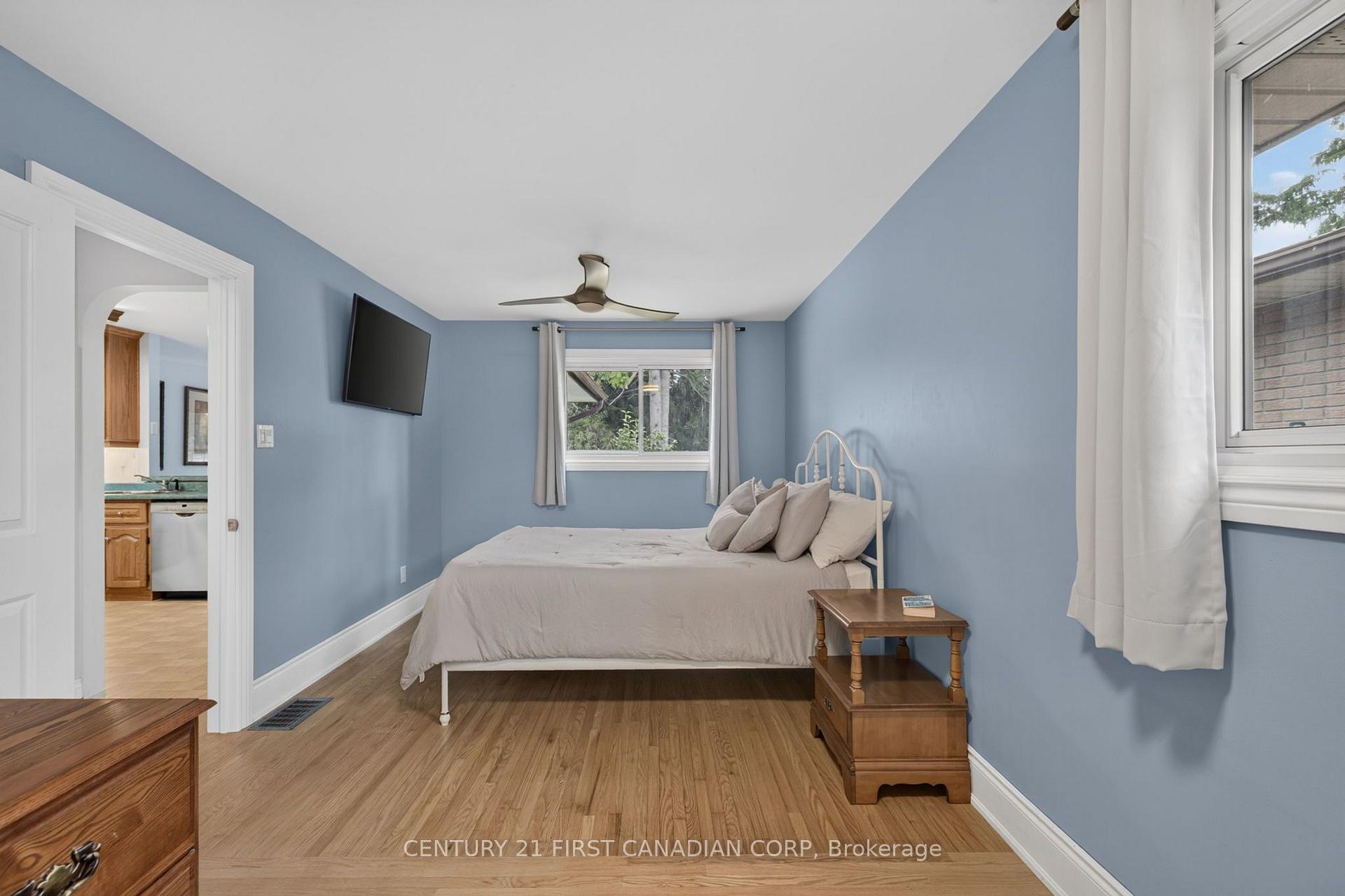 Photo 21 of 11 Cornell Crescent, London, East I — HOMEH