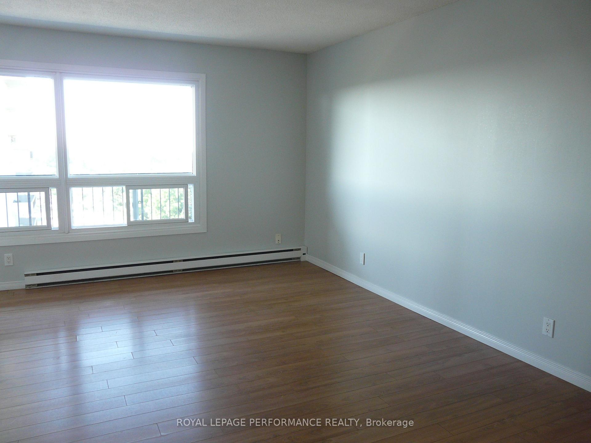 Photo 3 of Unit 907, 158A Mcarthur Avenue, Ottawa, Vanier — HOMEH