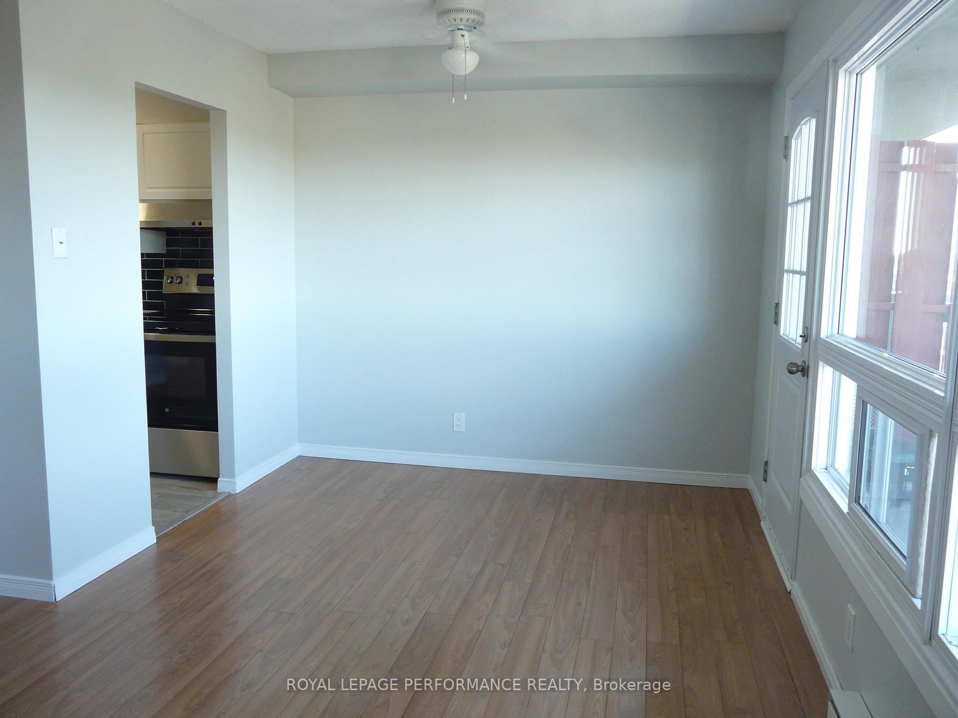 Photo 6 of Unit 907, 158A Mcarthur Avenue, Ottawa, Vanier — HOMEH
