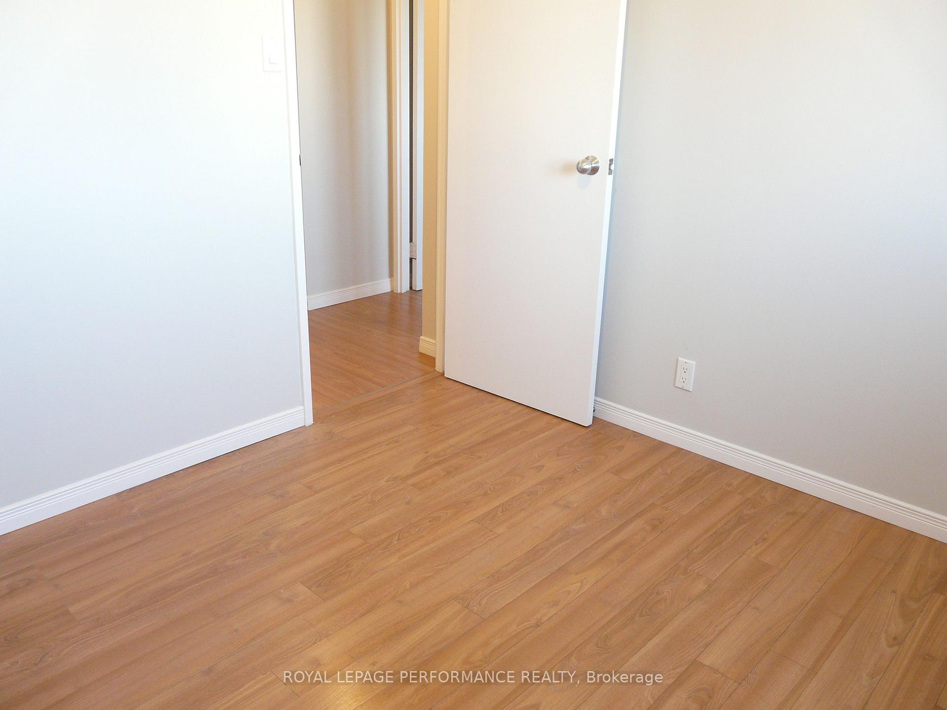 Photo 12 of Unit 907, 158A Mcarthur Avenue, Ottawa, Vanier — HOMEH