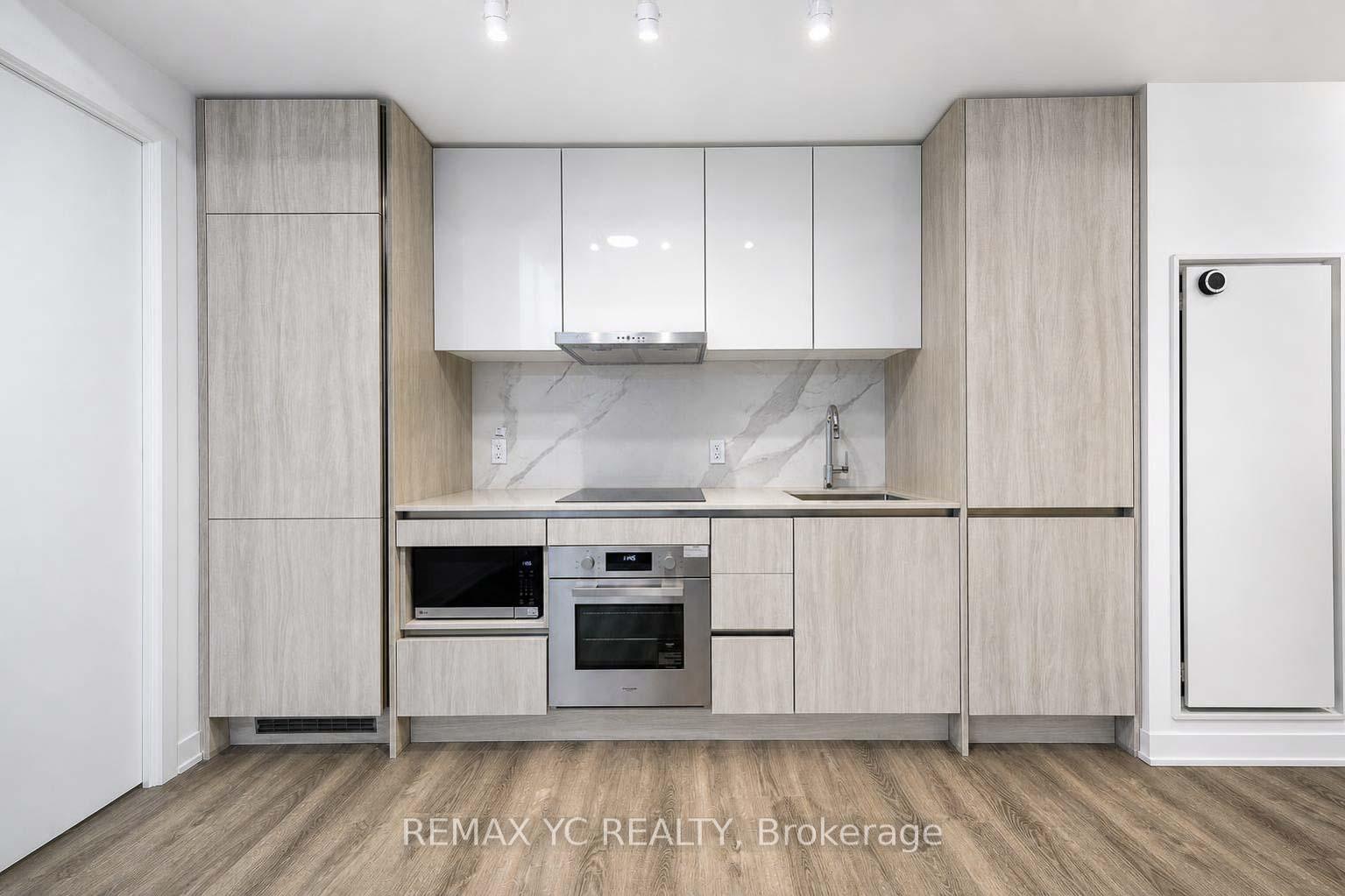Photo 3 of Unit 2212, 180 Front Street E, Toronto, Moss Park — HOMEH