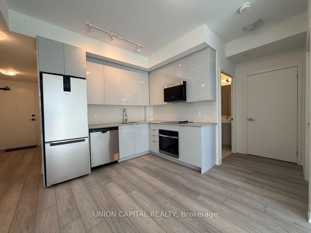Photo 5 of Unit 1701, 474 Caldari Road, Vaughan, Concord — HOMEH