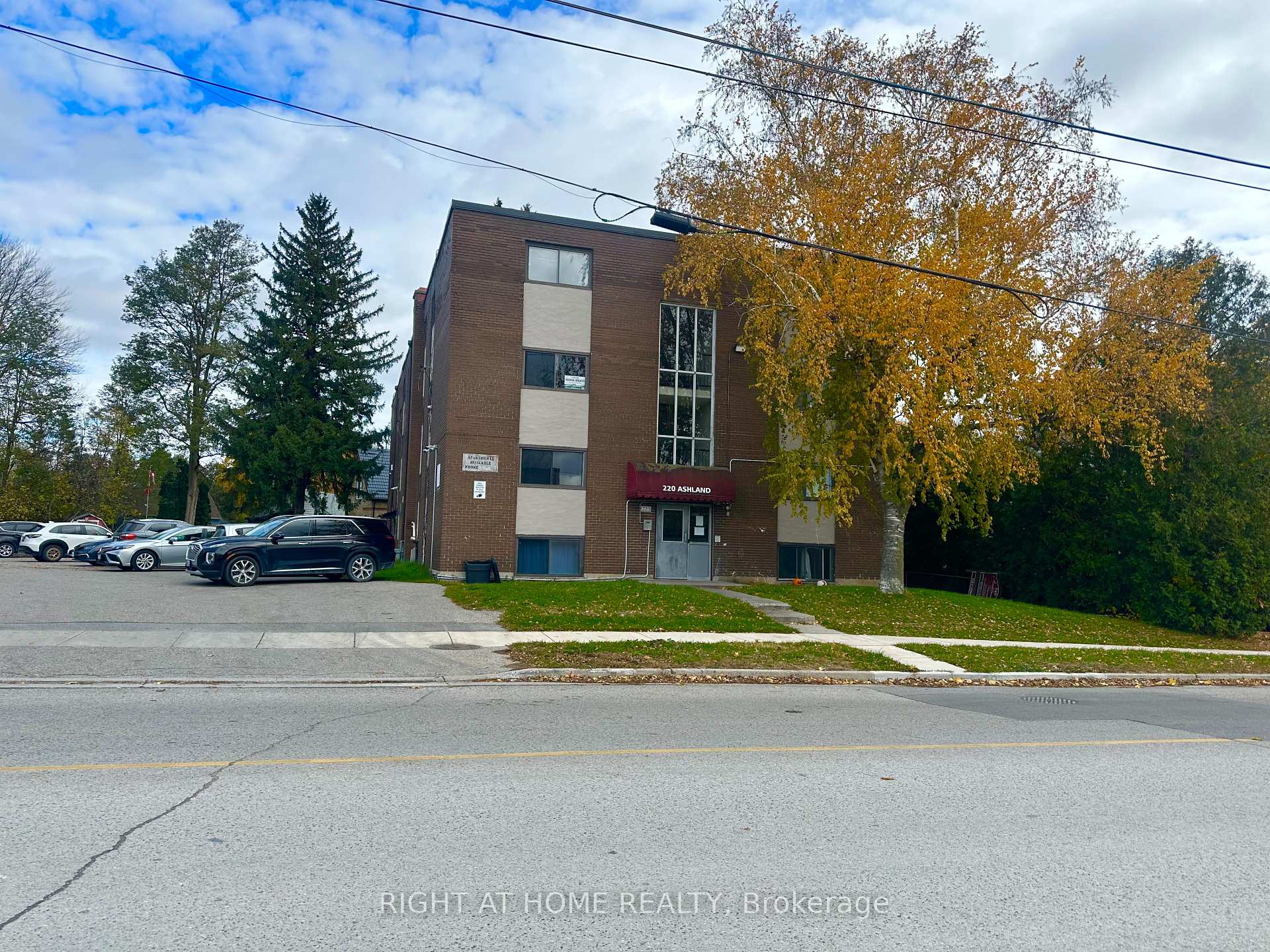 Front of Unit 16, 220 Ashland Avenue
