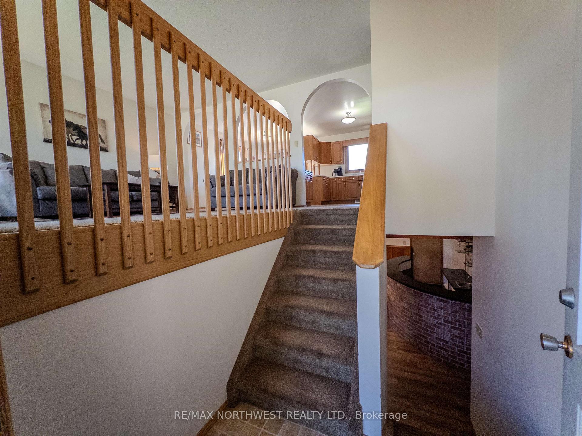 Photo 2 of 527 Second Street South, Kenora, Central — HOMEH