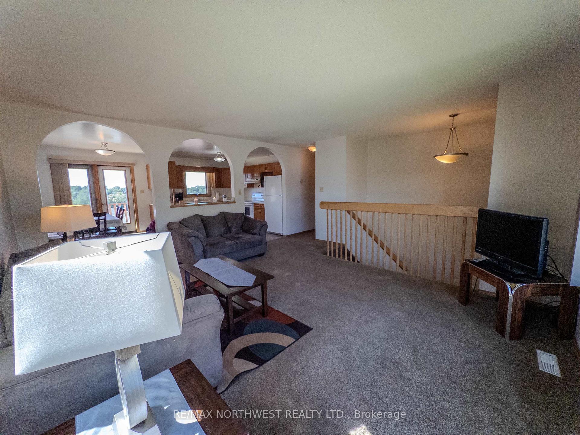 Photo 6 of 527 Second Street South, Kenora, Central — HOMEH