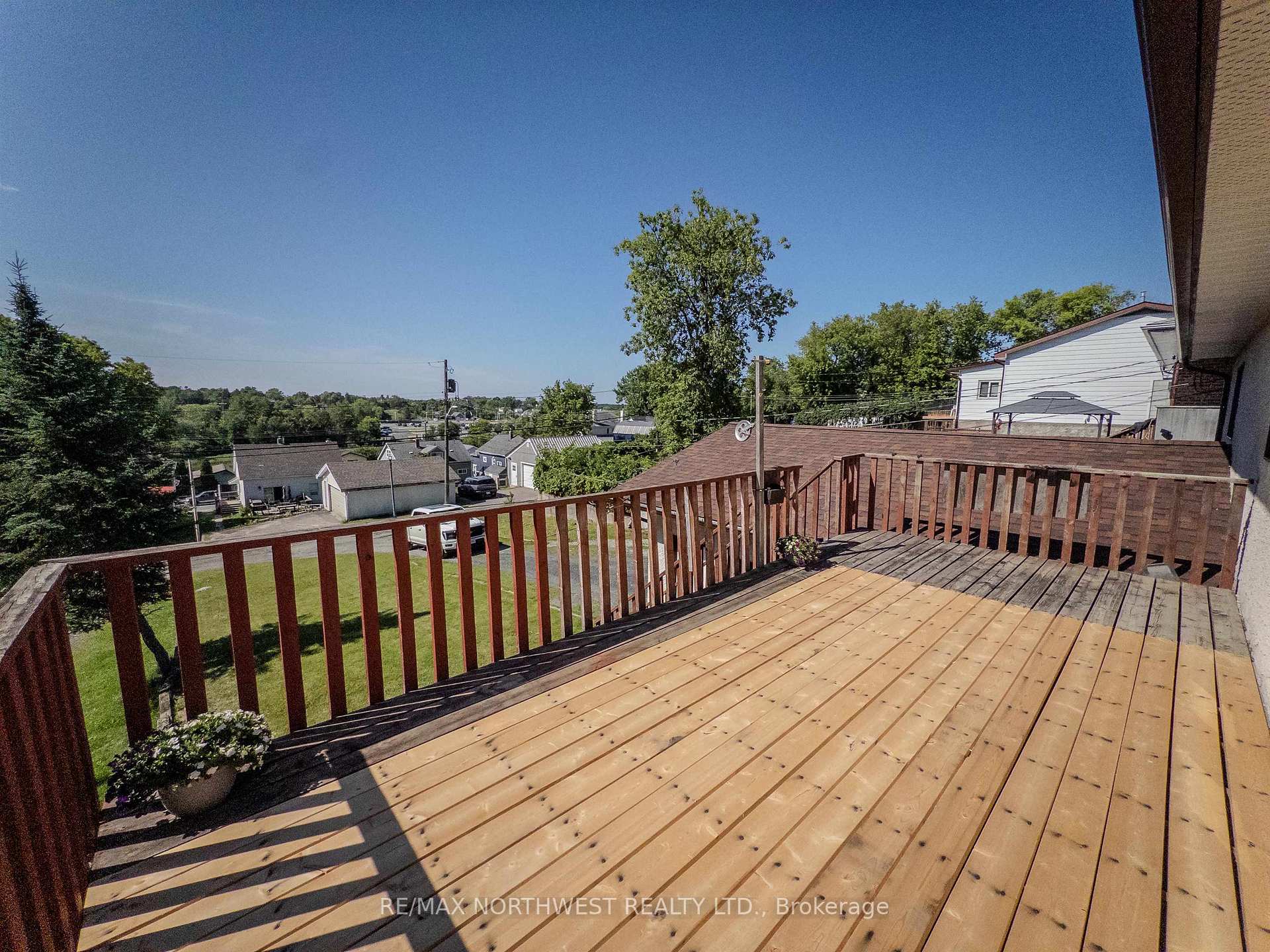 Photo 14 of 527 Second Street South, Kenora, Central — HOMEH
