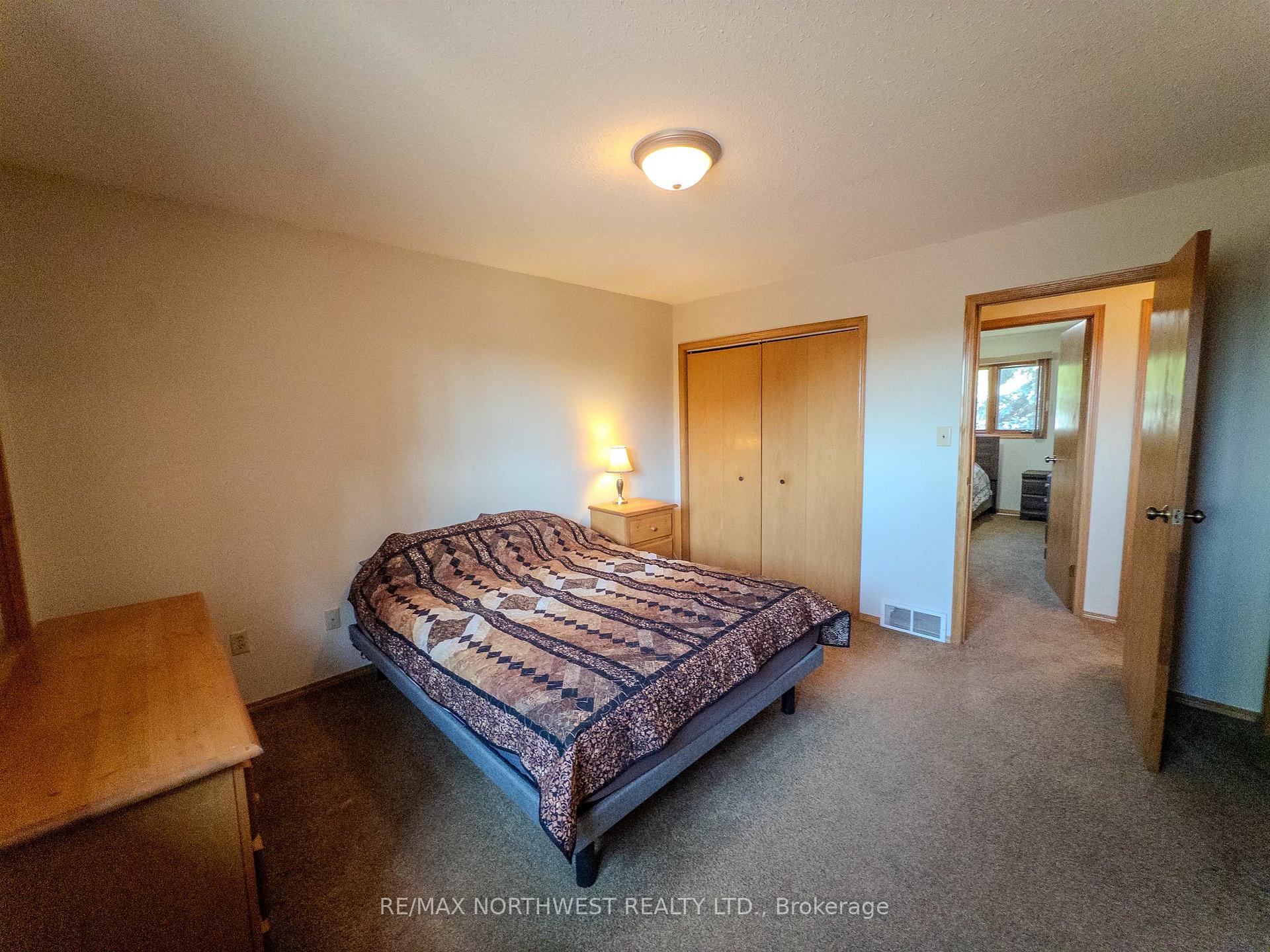Photo 18 of 527 Second Street South, Kenora, Central — HOMEH