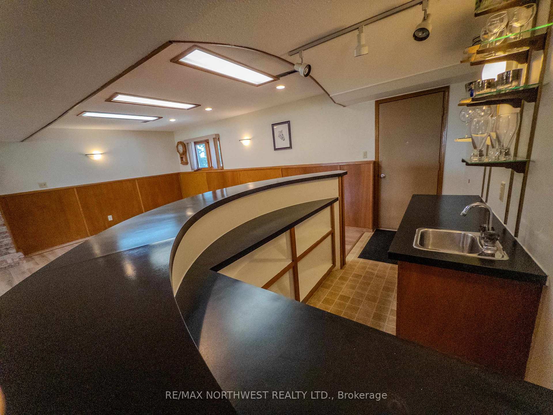Photo 30 of 527 Second Street South, Kenora, Central — HOMEH