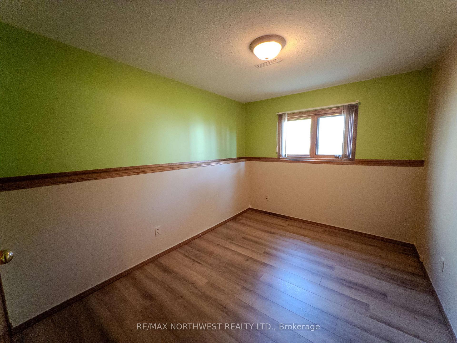 Photo 32 of 527 Second Street South, Kenora, Central — HOMEH