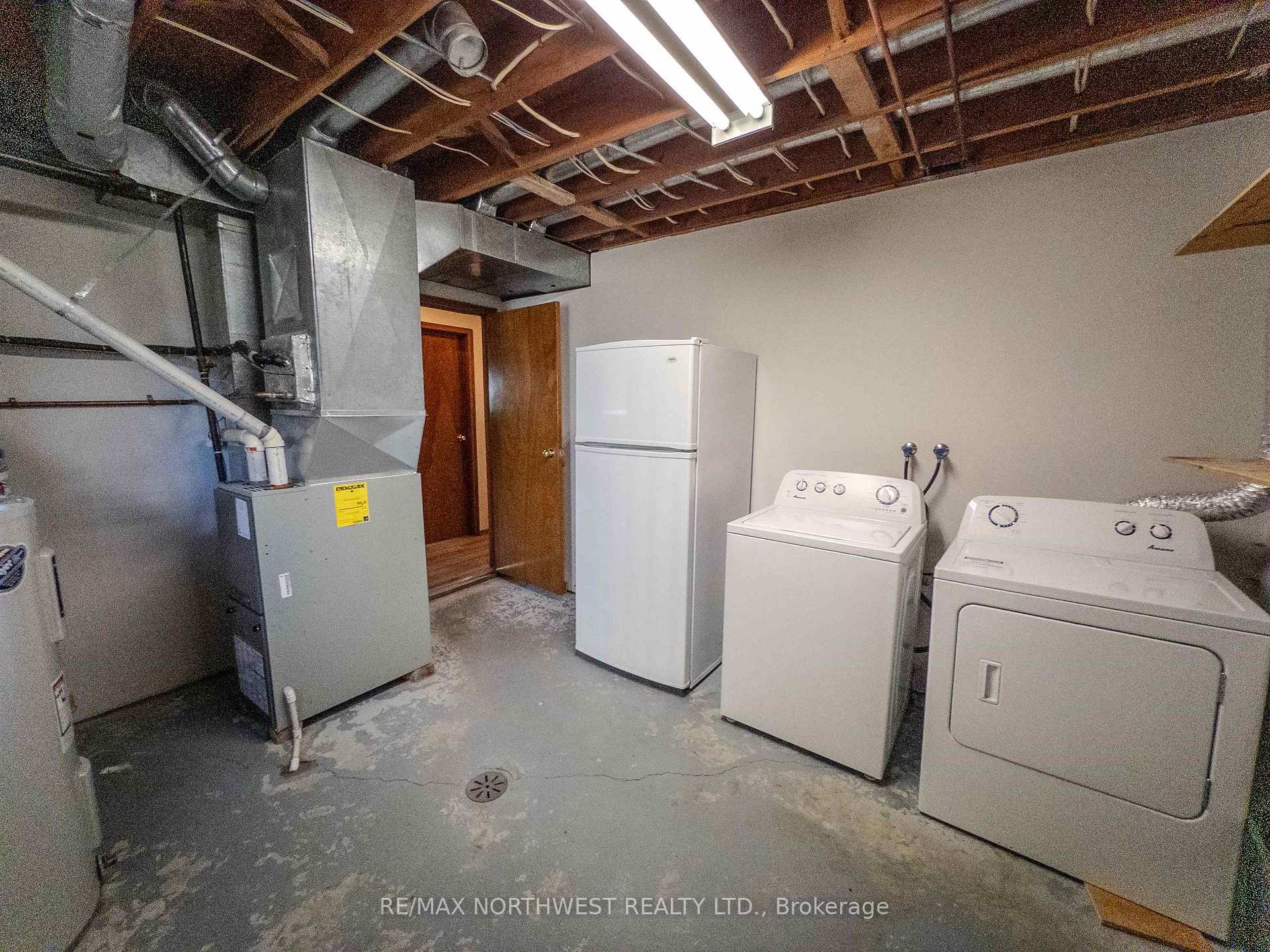Photo 35 of 527 Second Street South, Kenora, Central — HOMEH