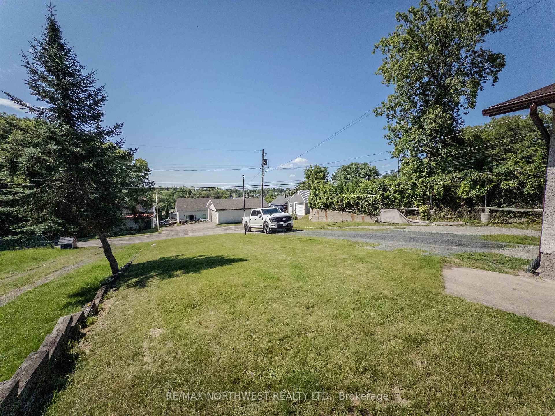 Photo 38 of 527 Second Street South, Kenora, Central — HOMEH