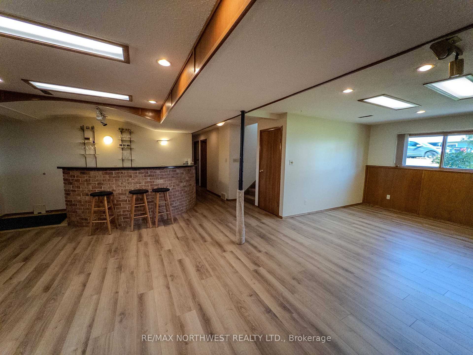 Photo 28 of 527 Second Street South, Kenora, Central — HOMEH