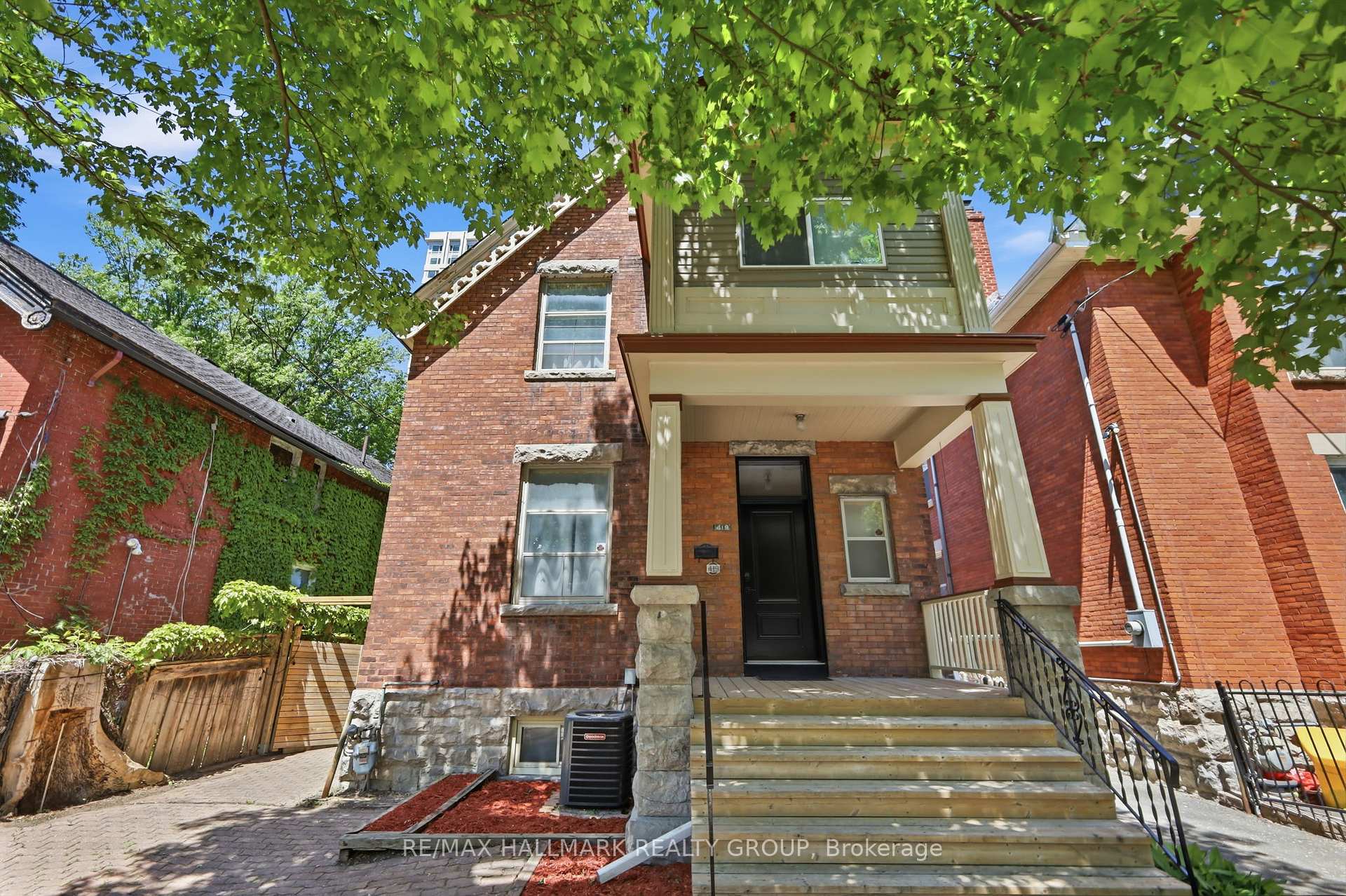 Photo 3 of 419 Besserer Street, Ottawa, Sandy Hill — HOMEH