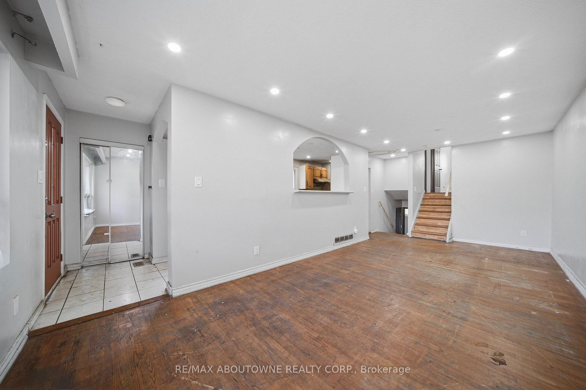 Photo 3 of 34 Seaborn Road, Brampton, Madoc — HOMEH