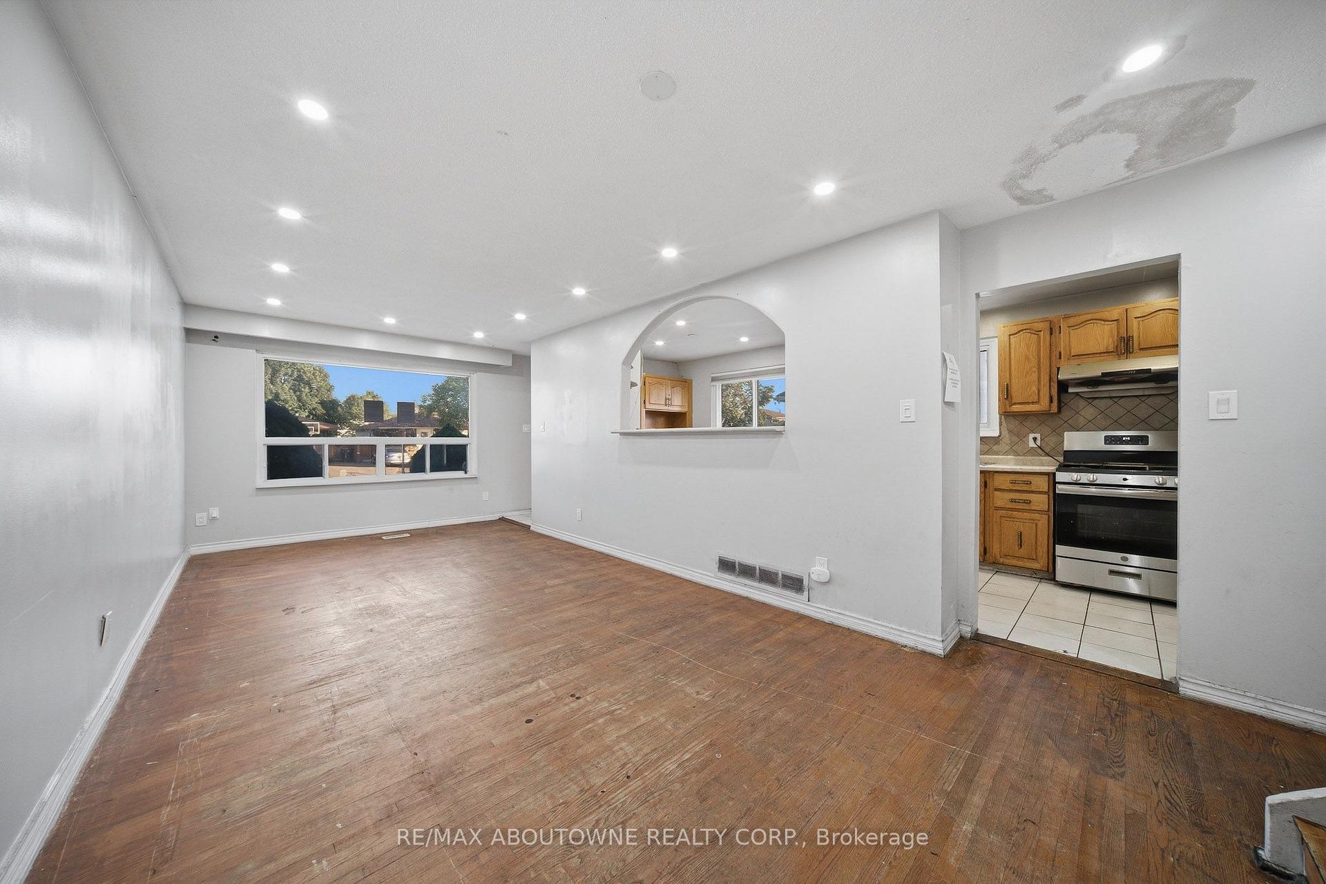 Photo 4 of 34 Seaborn Road, Brampton, Madoc — HOMEH