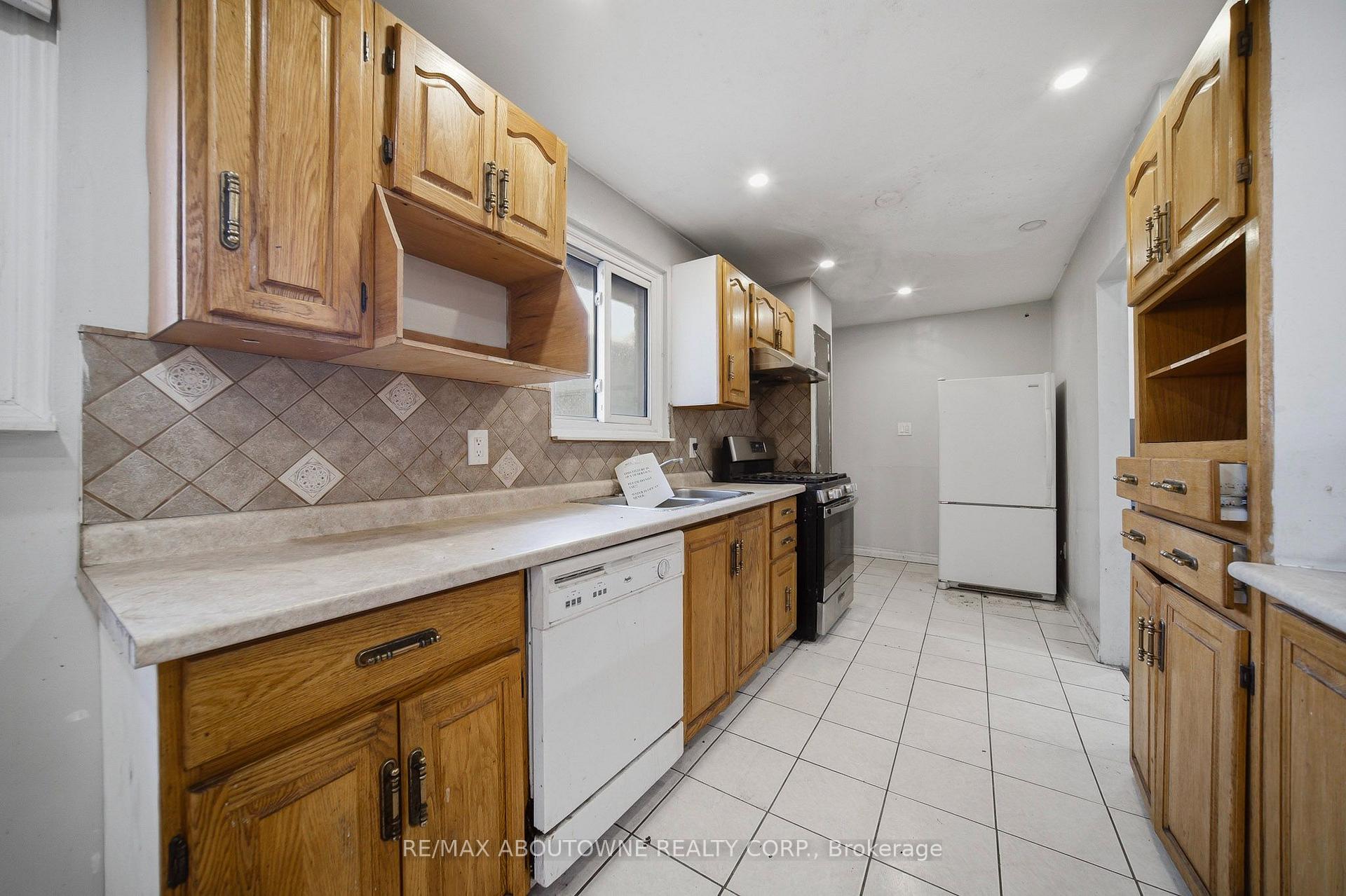 Photo 7 of 34 Seaborn Road, Brampton, Madoc — HOMEH