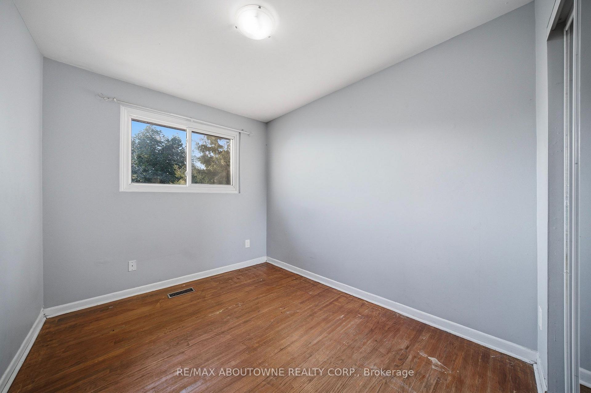 Photo 10 of 34 Seaborn Road, Brampton, Madoc — HOMEH