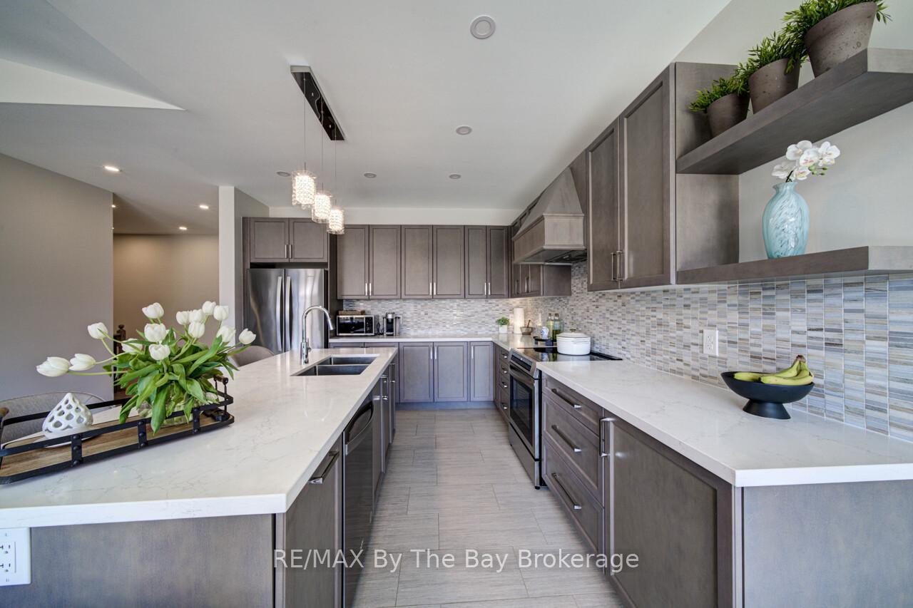 Photo 13 of 194 Mapleside Drive, Wasaga Beach — HOMEH