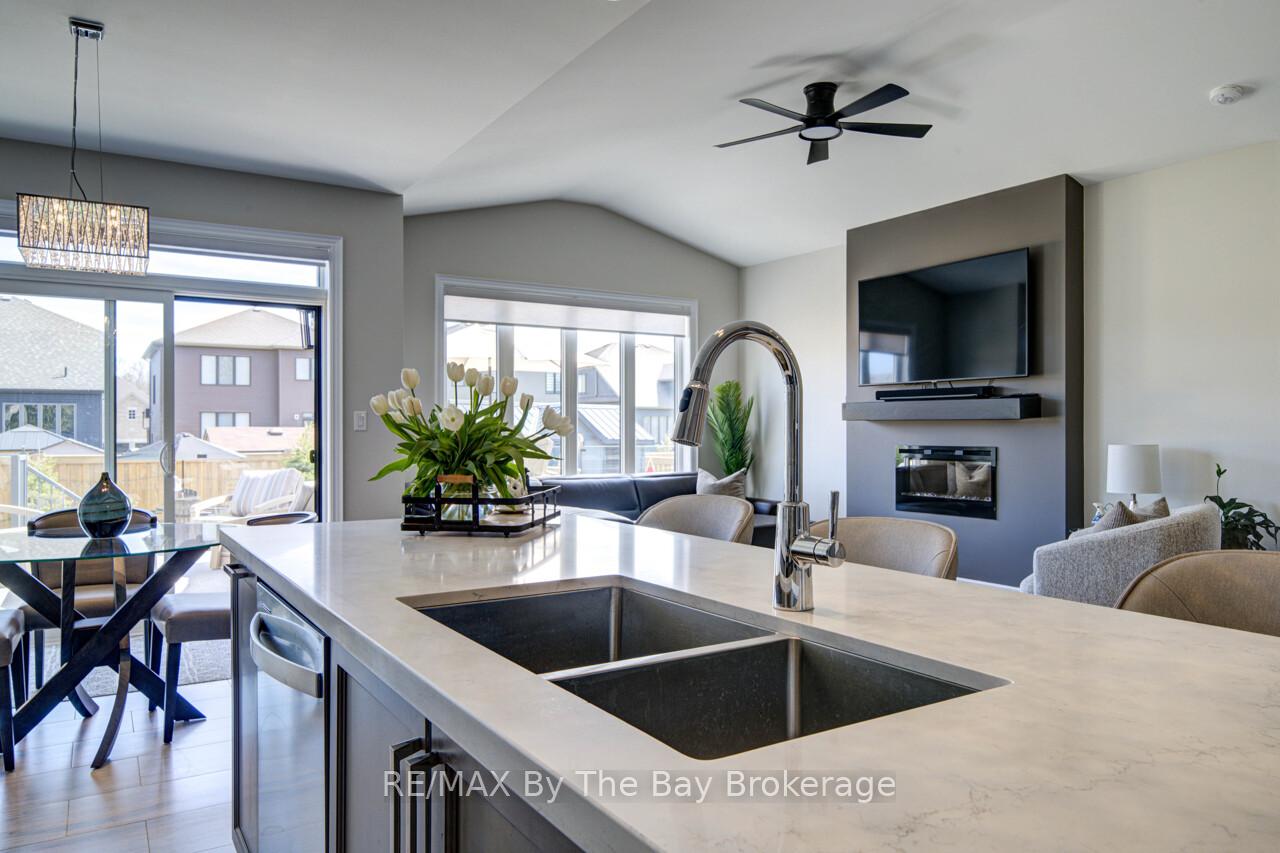 Photo 14 of 194 Mapleside Drive, Wasaga Beach — HOMEH