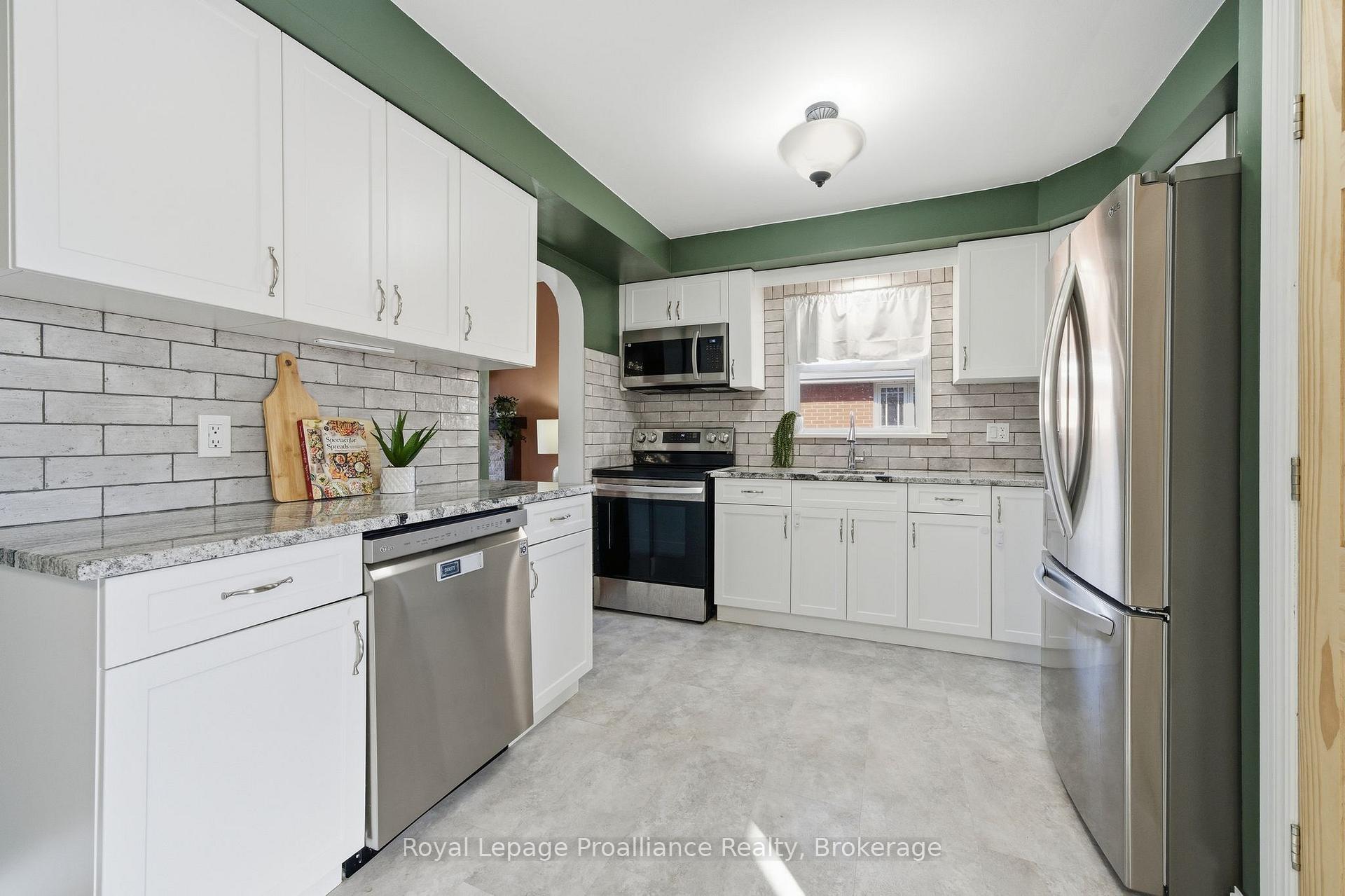 Photo 8 of 81 Crestview Avenue, Belleville, Belleville Ward — HOMEH