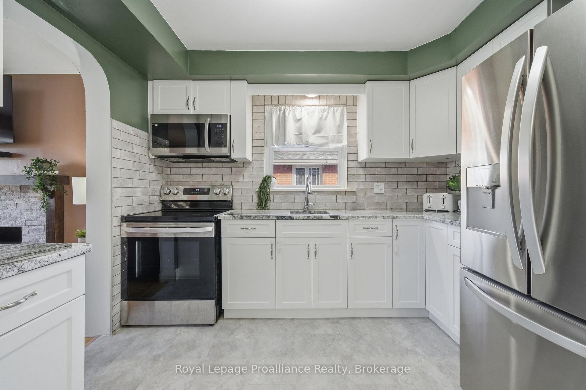 Photo 10 of 81 Crestview Avenue, Belleville, Belleville Ward — HOMEH