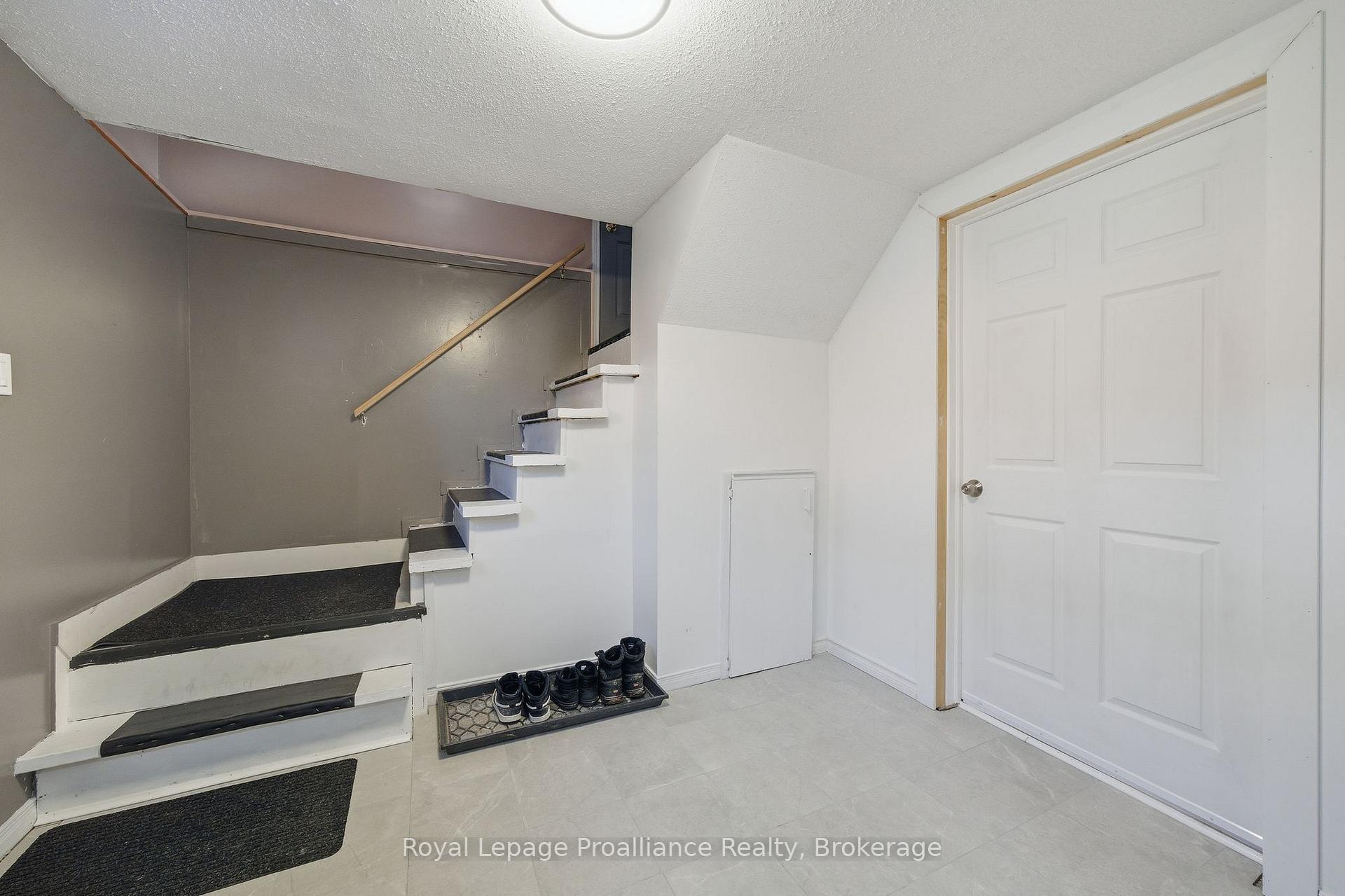 Photo 19 of 81 Crestview Avenue, Belleville, Belleville Ward — HOMEH