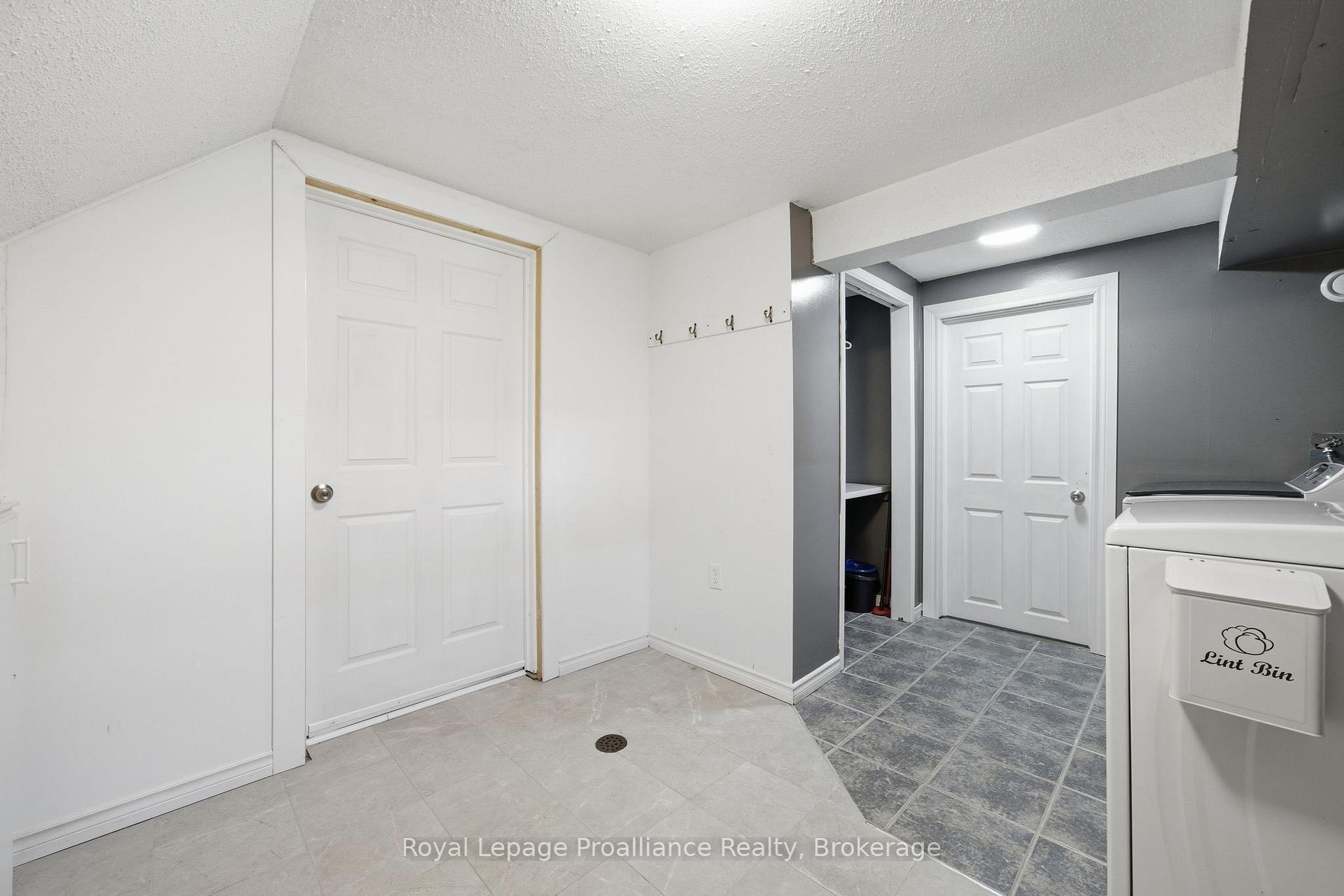 Photo 21 of 81 Crestview Avenue, Belleville, Belleville Ward — HOMEH