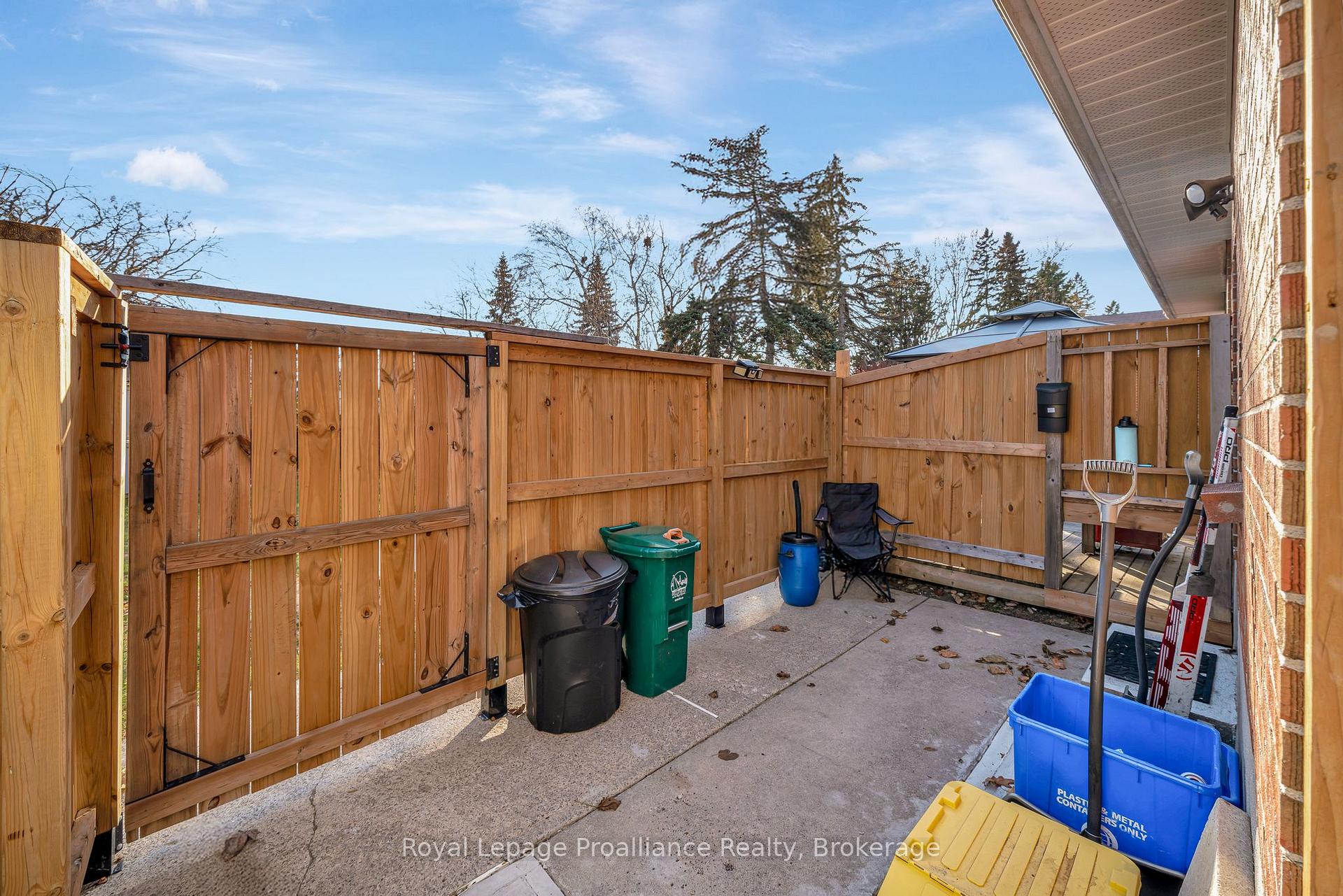 Photo 31 of 81 Crestview Avenue, Belleville, Belleville Ward — HOMEH