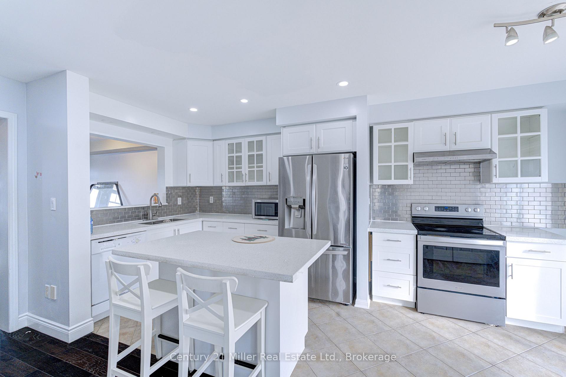 Photo 4 of 3105 Walker's Line, Burlington, Alton — HOMEH