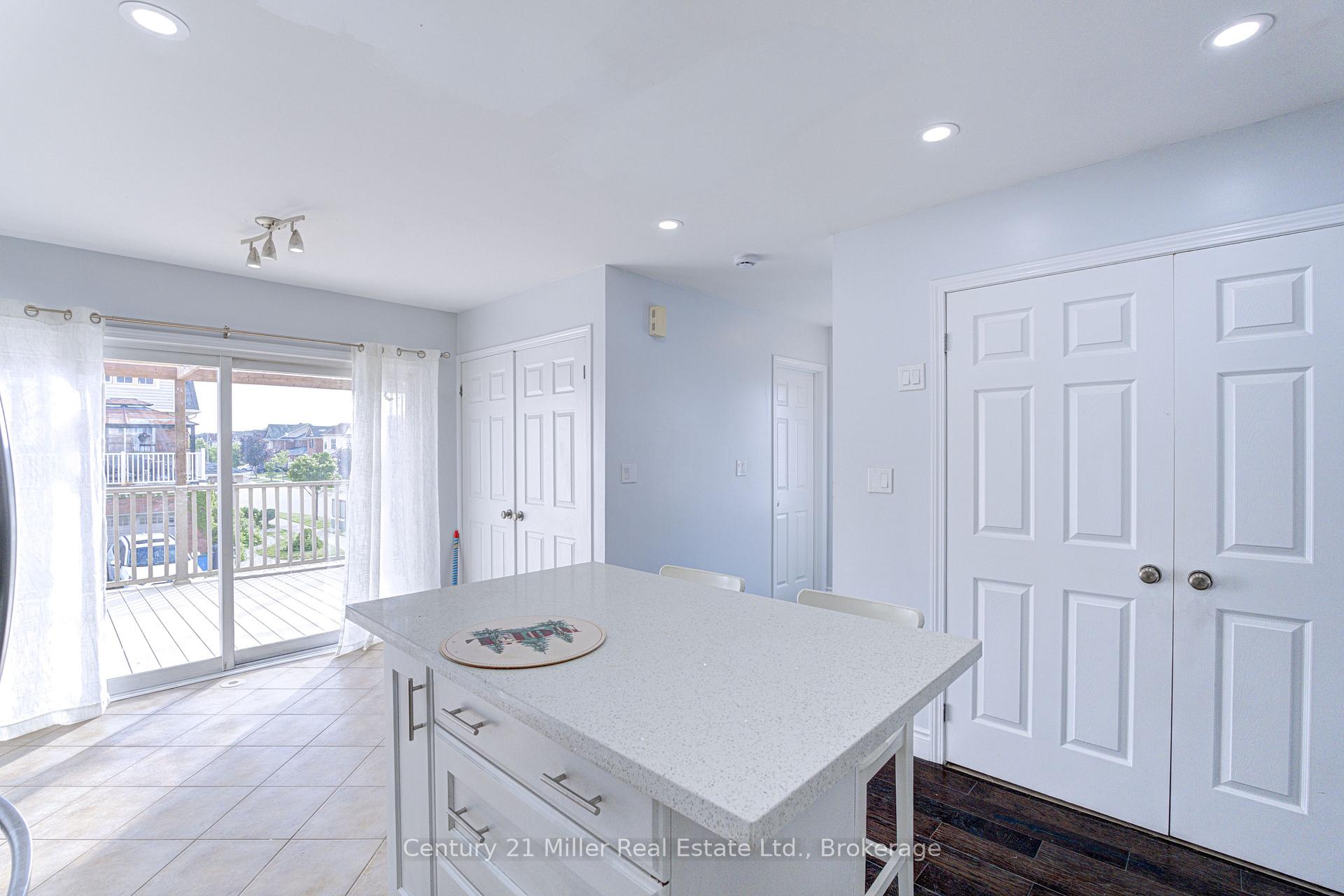 Photo 6 of 3105 Walker's Line, Burlington, Alton — HOMEH