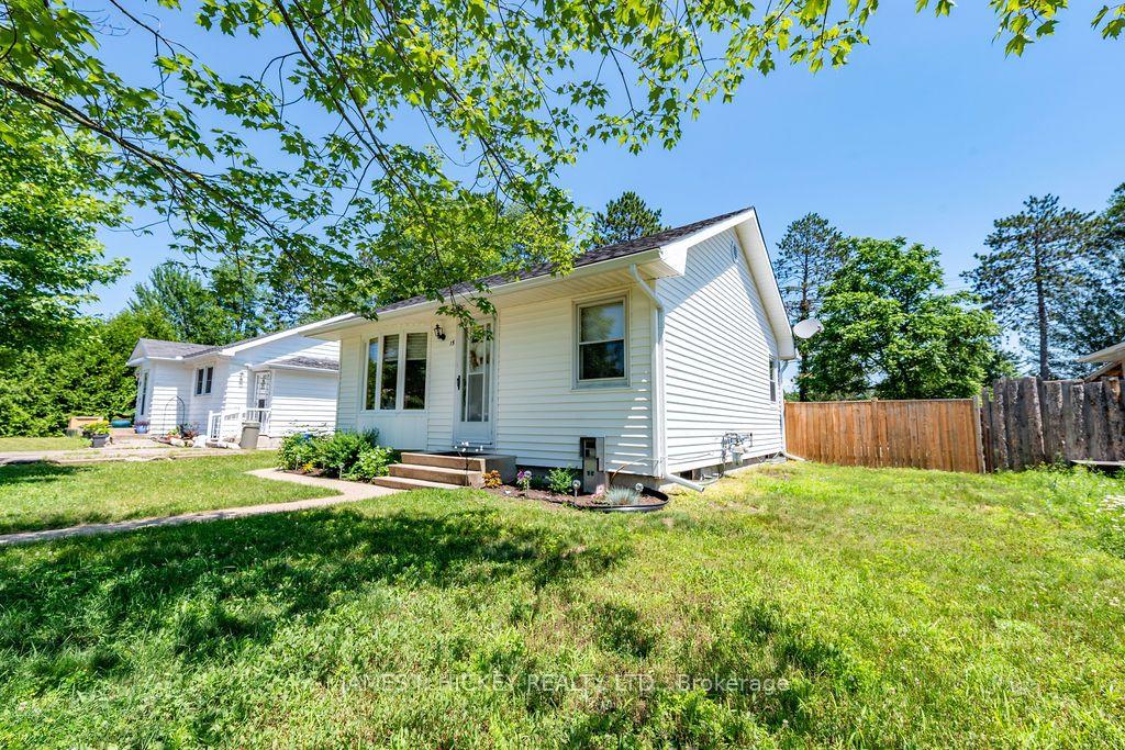 Photo 2 of 15 Summit Street, Deep River, Deep River — HOMEH