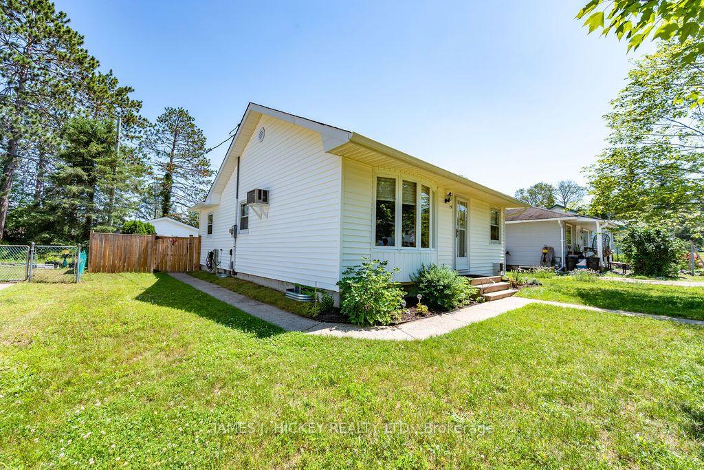 Photo 3 of 15 Summit Street, Deep River, Deep River — HOMEH