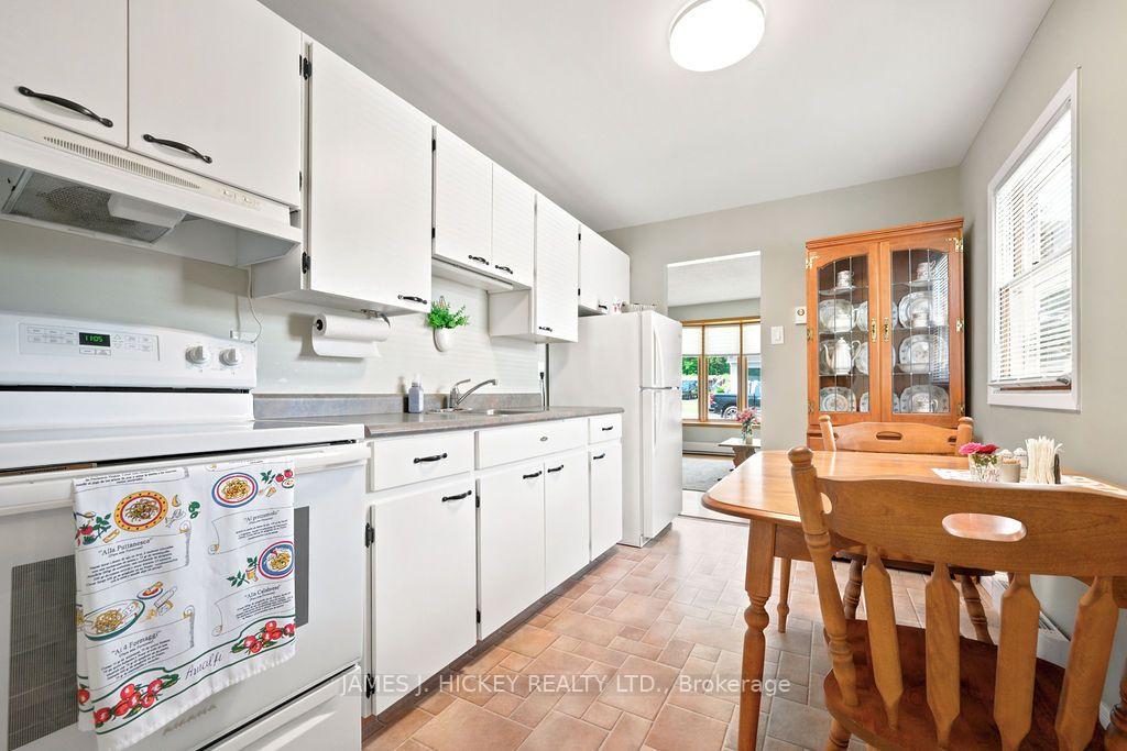 Photo 4 of 15 Summit Street, Deep River, Deep River — HOMEH