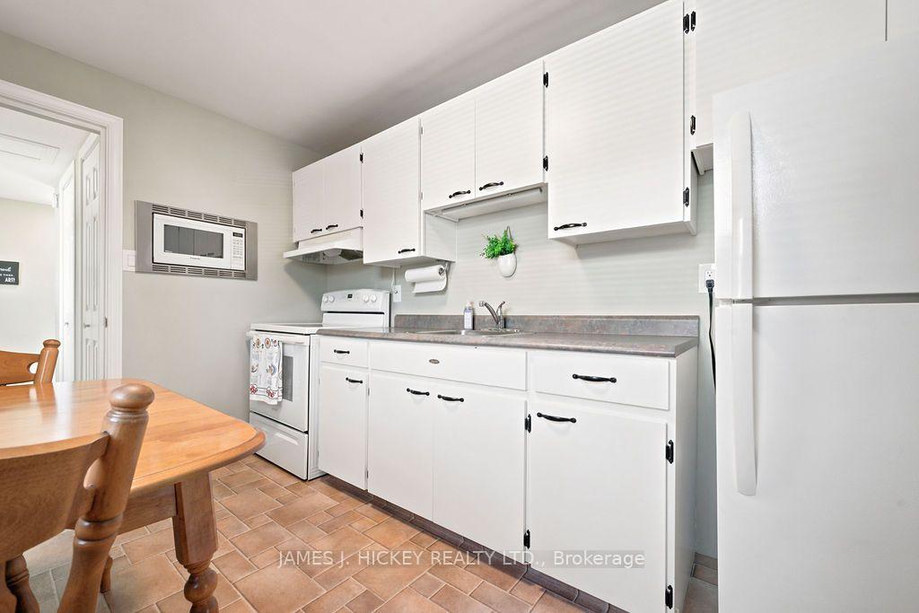 Photo 6 of 15 Summit Street, Deep River, Deep River — HOMEH