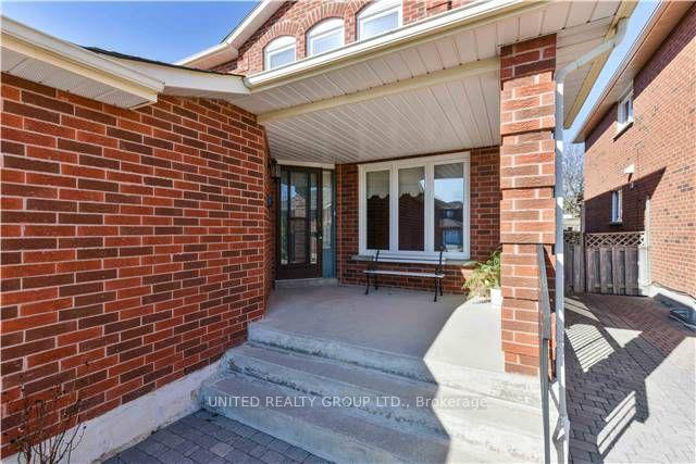 Photo 2 of 91 Governor Crescent, Vaughan, East Woodbridge — HOMEH