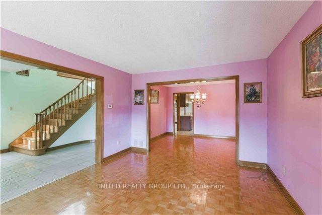 Photo 4 of 91 Governor Crescent, Vaughan, East Woodbridge — HOMEH