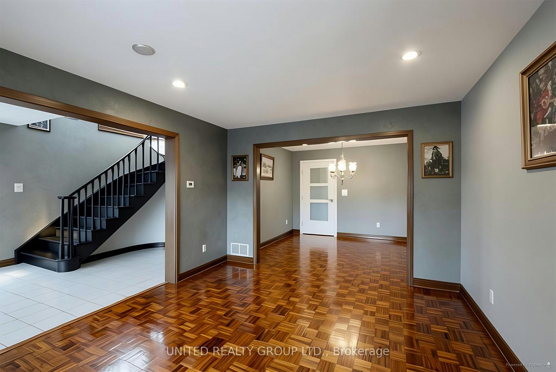 Photo 11 of 91 Governor Crescent, Vaughan, East Woodbridge — HOMEH