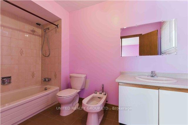 Photo 12 of 91 Governor Crescent, Vaughan, East Woodbridge — HOMEH