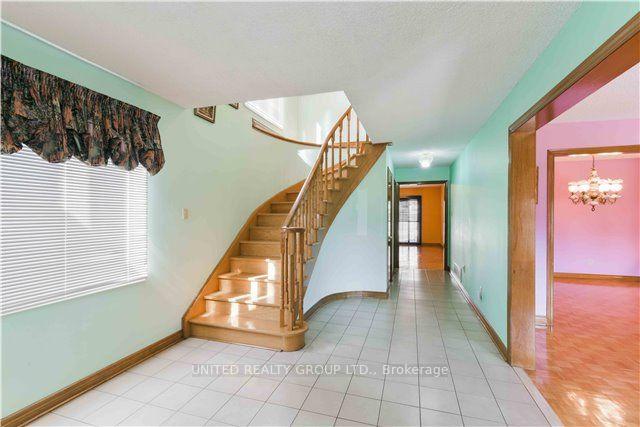 Photo 22 of 91 Governor Crescent, Vaughan, East Woodbridge — HOMEH