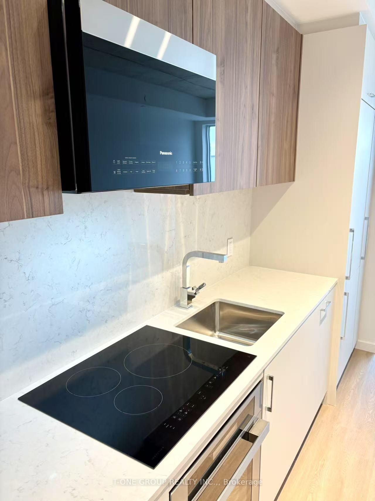 Photo 7 of Unit 619, 689 The Queensway, Etobicoke, Stonegate-Queensway — HOMEH