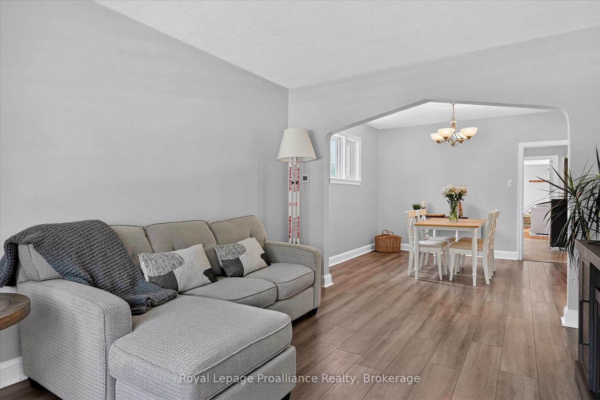 Photo 4 of 107 Morrow Street, Peterborough, Otonabee Ward 1 — HOMEH