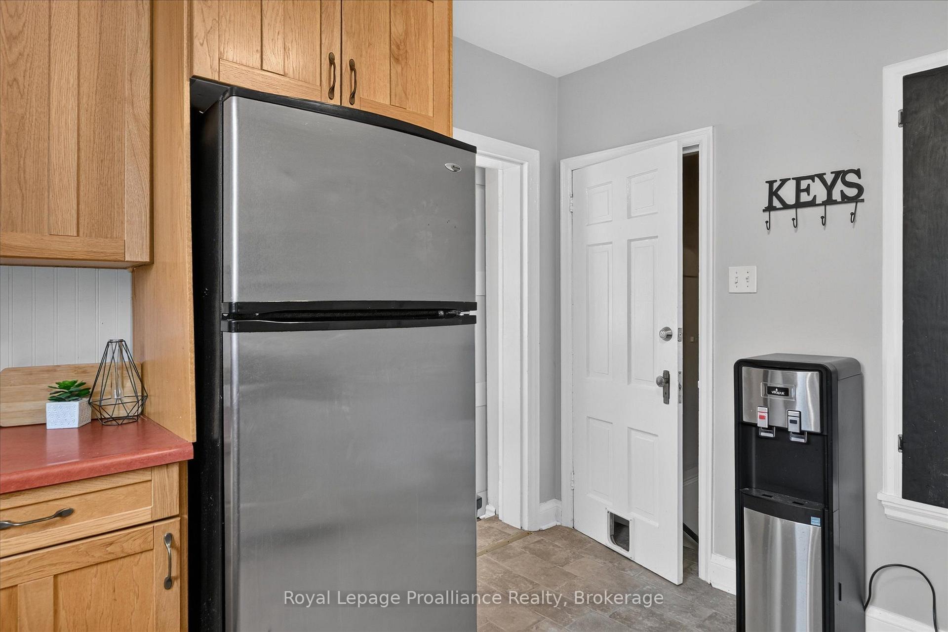 Photo 11 of 107 Morrow Street, Peterborough, Otonabee Ward 1 — HOMEH