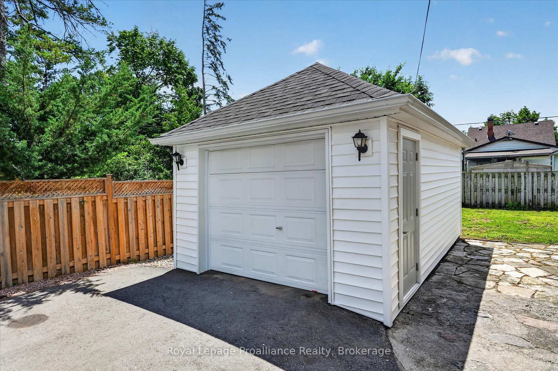 Photo 33 of 107 Morrow Street, Peterborough, Otonabee Ward 1 — HOMEH