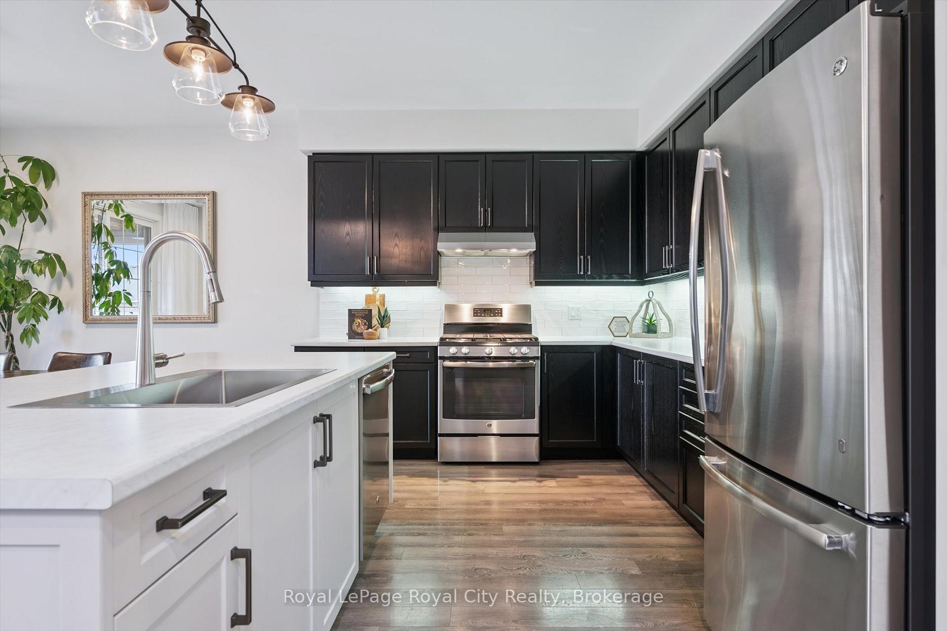 Photo 14 of 98 Kay Crescent, Centre Wellington, Fergus — HOMEH
