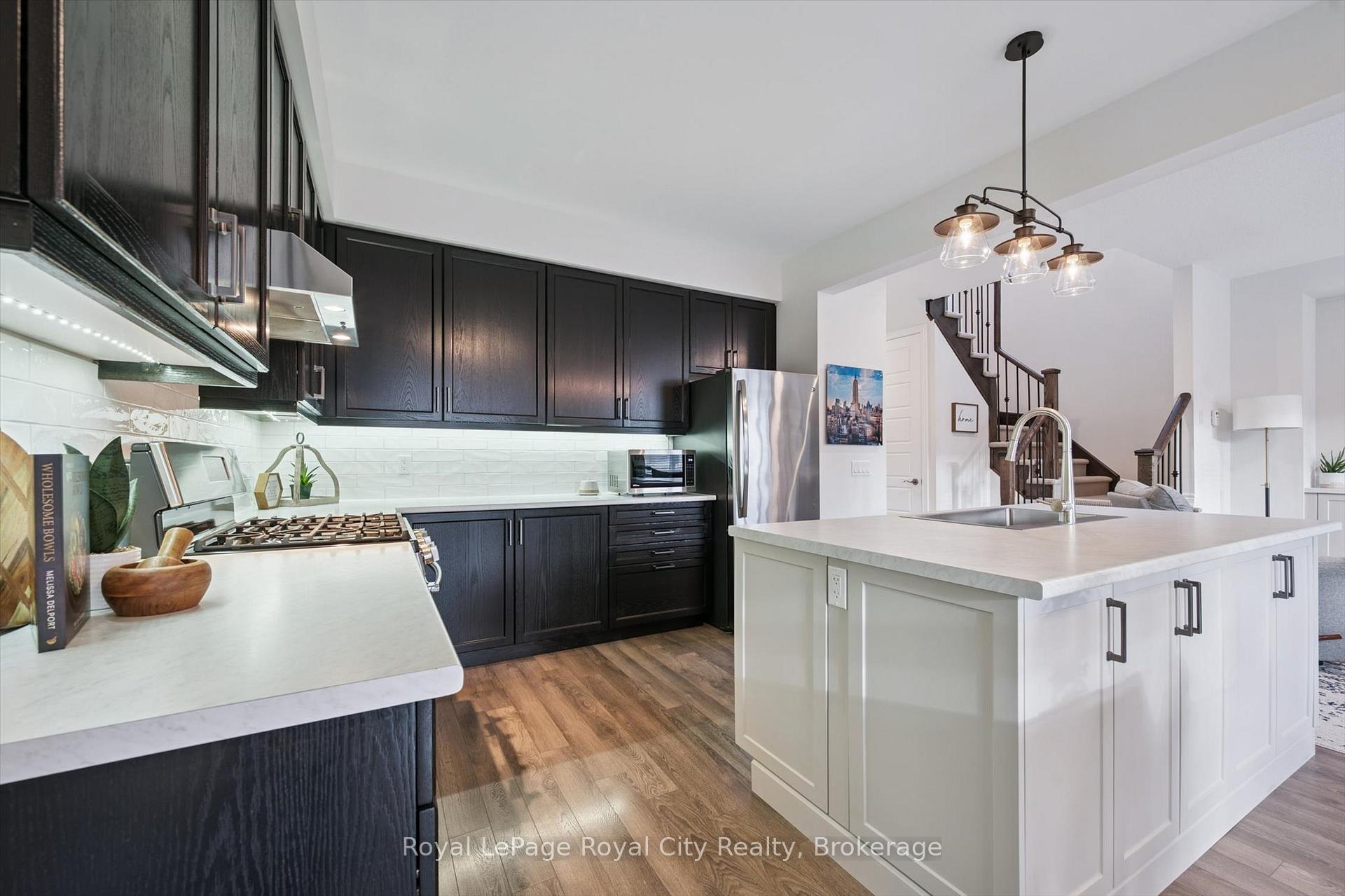 Photo 16 of 98 Kay Crescent, Centre Wellington, Fergus — HOMEH