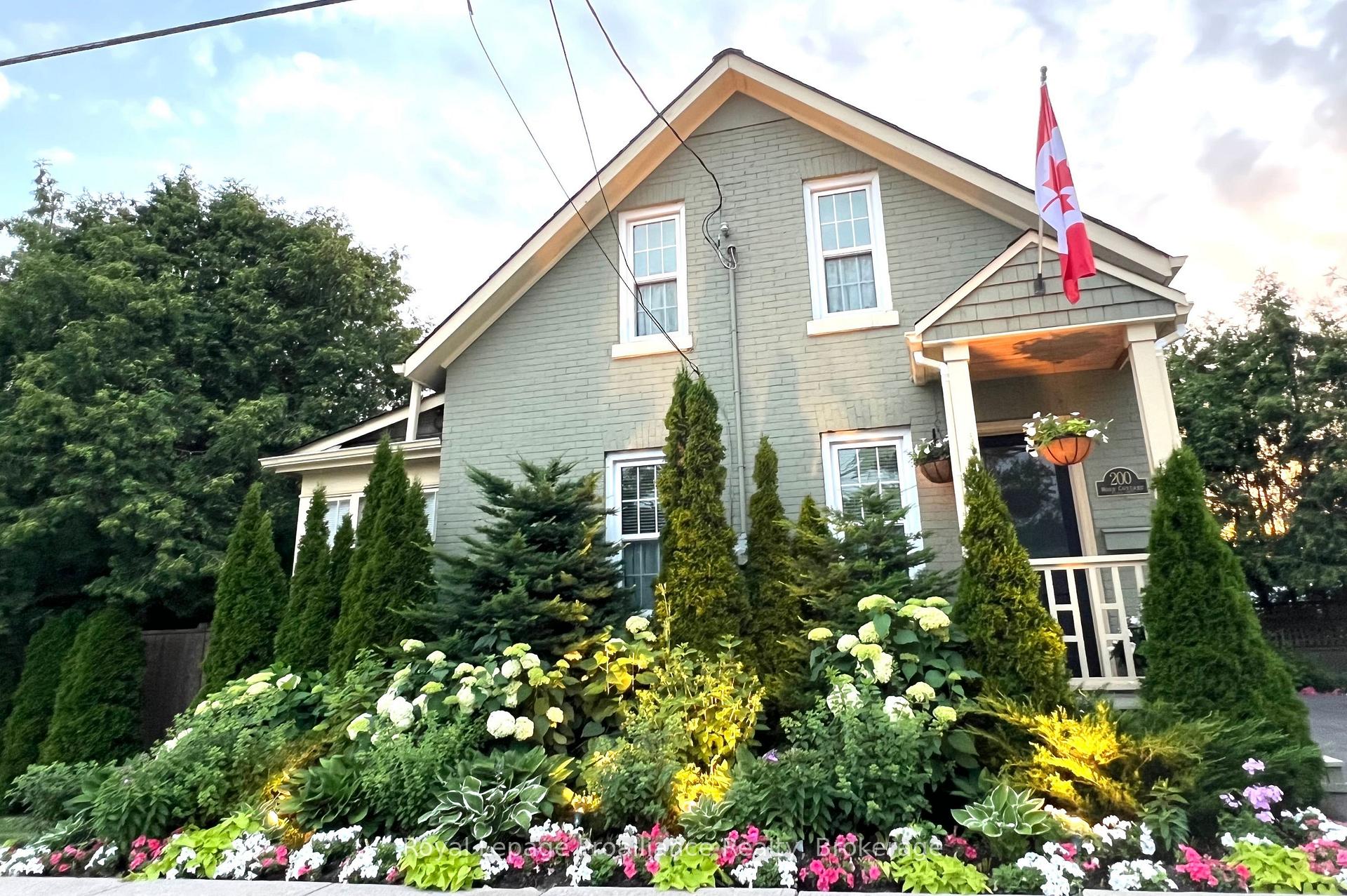 Front of 200 Ontario Street