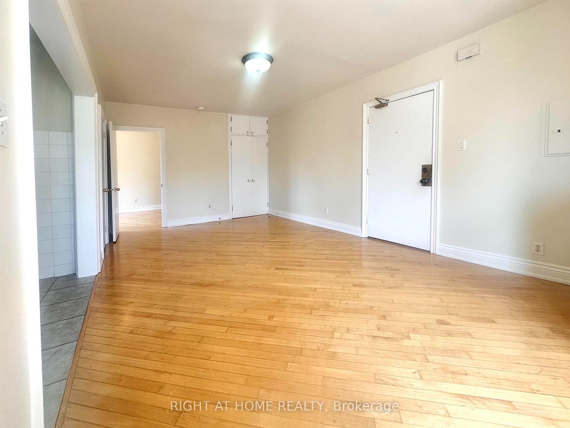 Photo 5 of Unit 101, 1960 Davenport Road, Toronto, Weston-Pellam Park — HOMEH