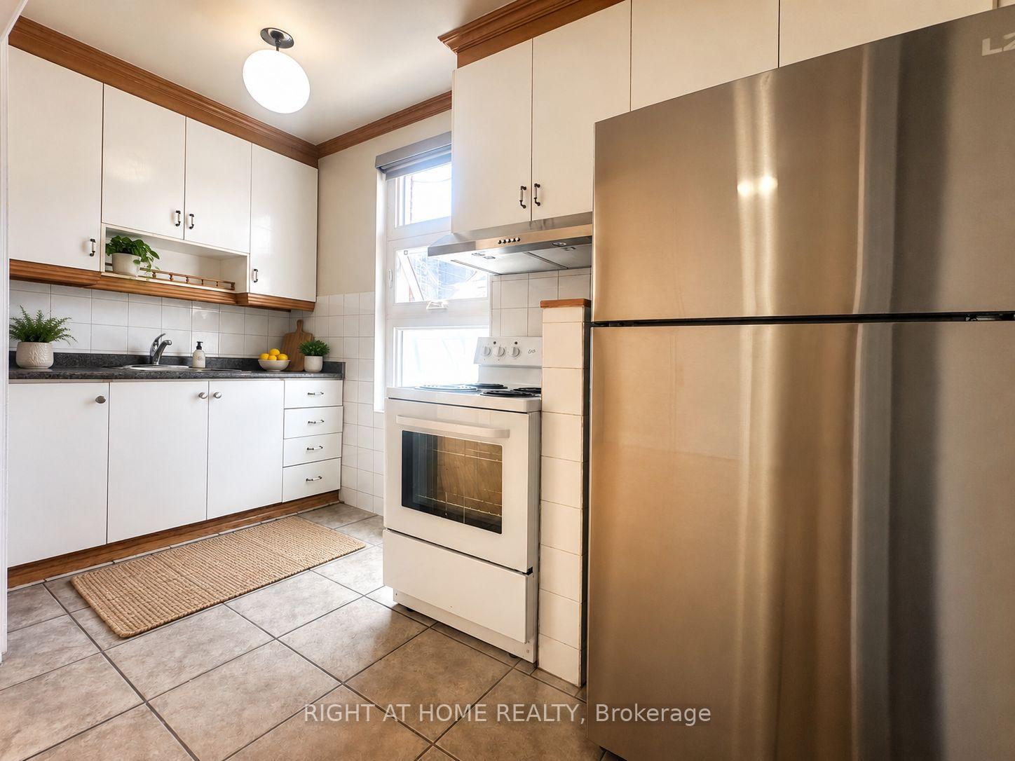 Photo 6 of Unit 101, 1960 Davenport Road, Toronto, Weston-Pellam Park — HOMEH