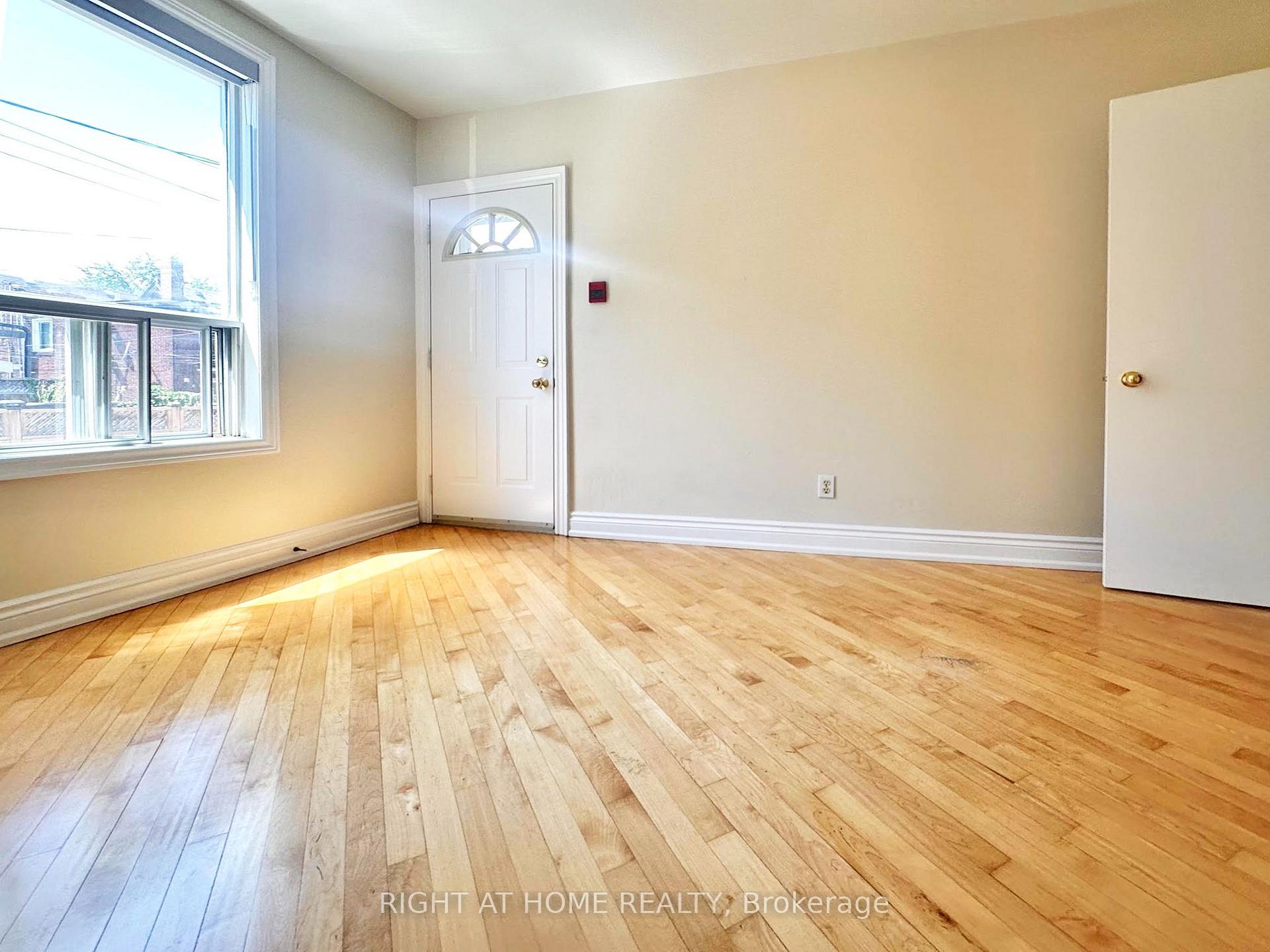 Photo 8 of Unit 101, 1960 Davenport Road, Toronto, Weston-Pellam Park — HOMEH