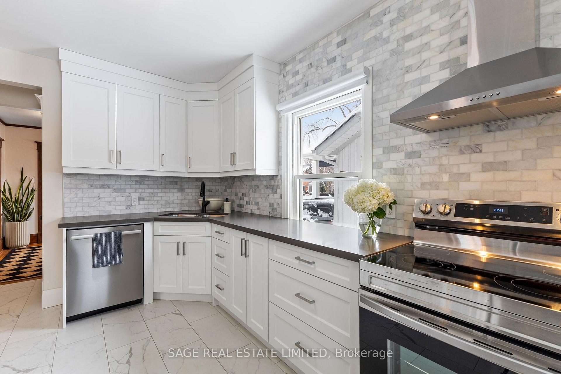 Photo 22 of 40 Main Street, St. Catharines, Port Dalhousie — HOMEH